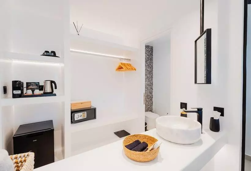 Oliving Mykonos Luxury Suites