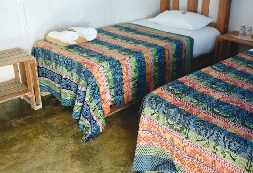 Playa Del Ritmo Beach Hostel & Bar