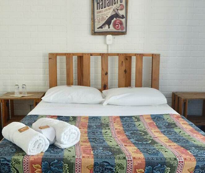 Playa Del Ritmo Beach Hostel & Bar