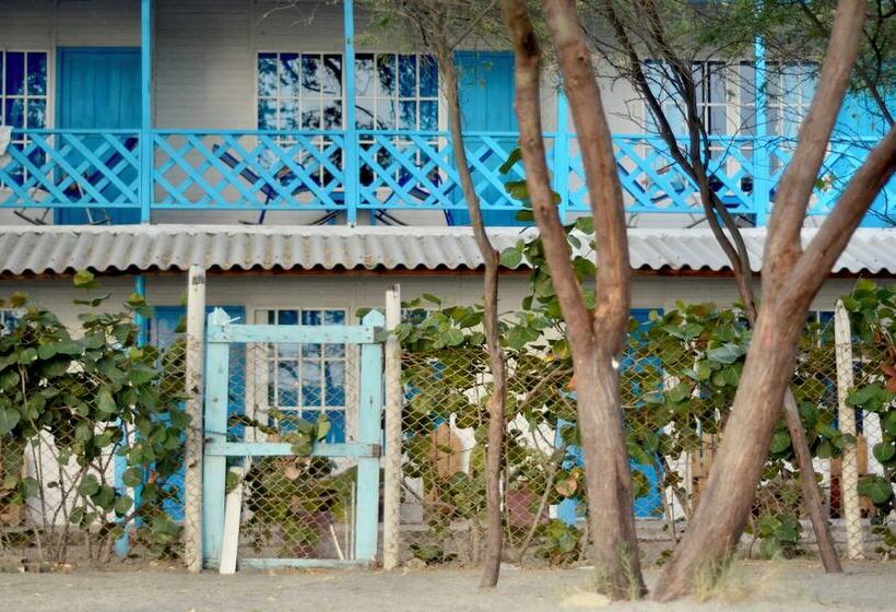 Playa Del Ritmo Beach Hostel & Bar