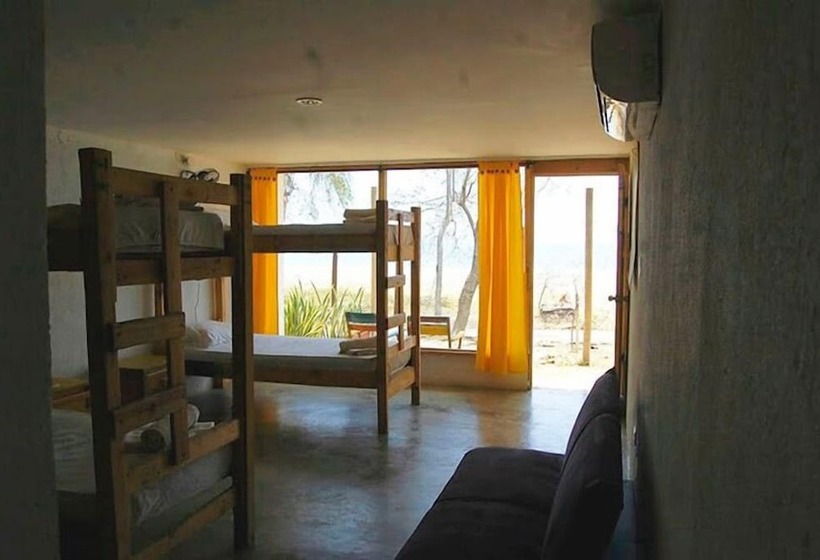 Playa Del Ritmo Beach Hostel & Bar