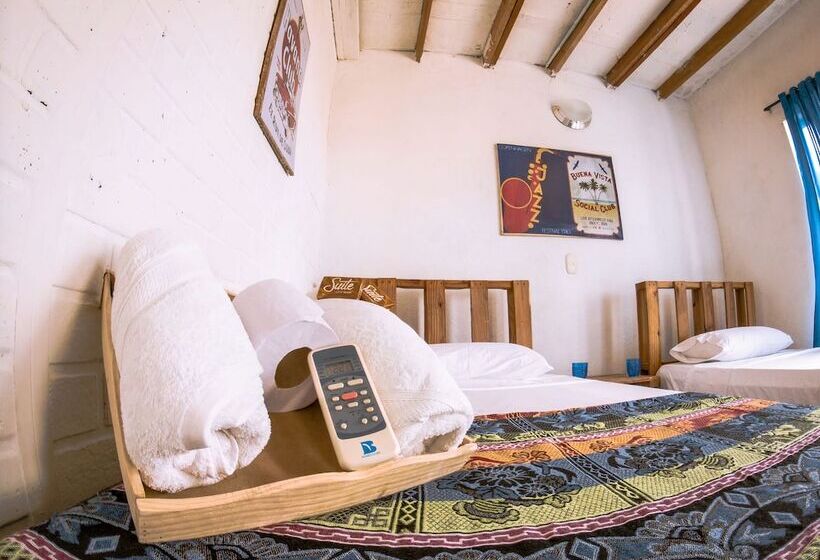 Playa Del Ritmo Beach Hostel & Bar