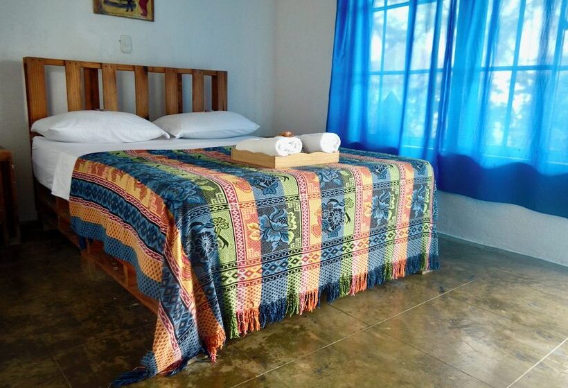 Playa Del Ritmo Beach Hostel & Bar