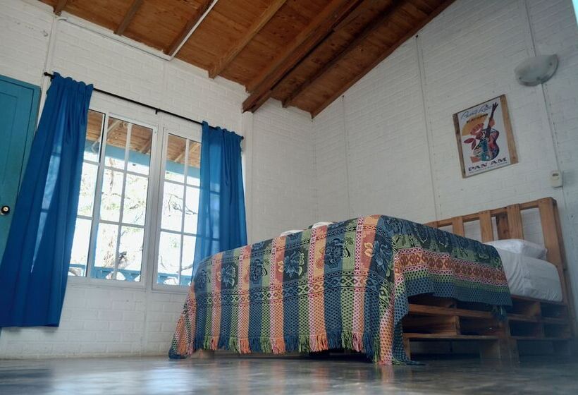 Playa Del Ritmo Beach Hostel & Bar