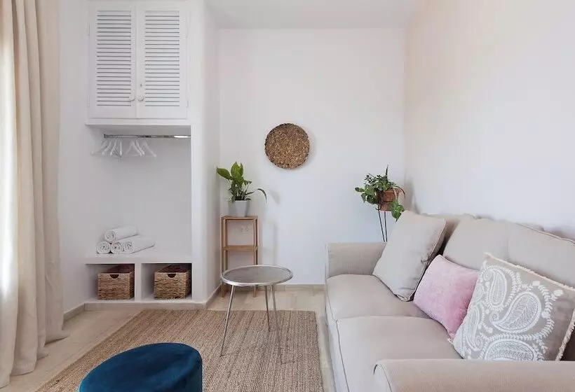 Reana Elegant Apartments By Konnect, Barbati