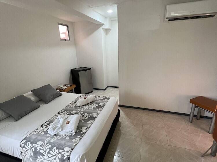 هتل Boutique Santa Ana