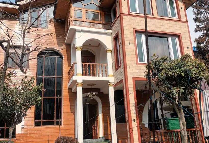 Отель Northland Residency