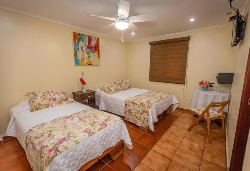 El Oasis Hotel Y Restaurante