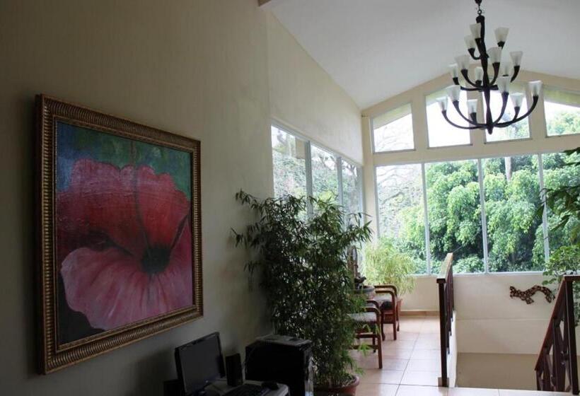 El Oasis Hotel Y Restaurante