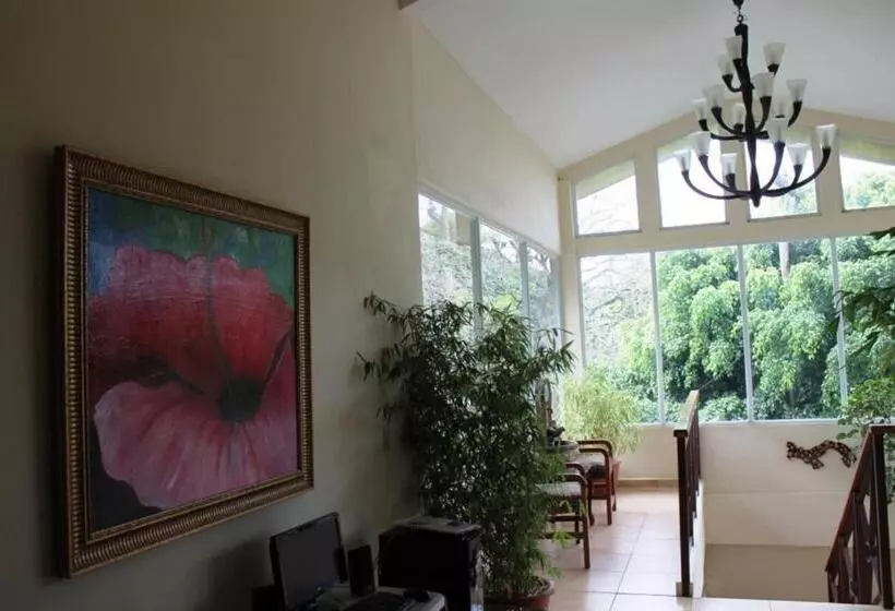 El Oasis Hotel Y Restaurante