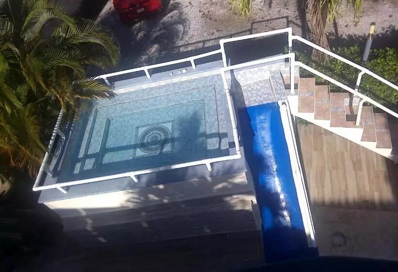 هتل Cambri