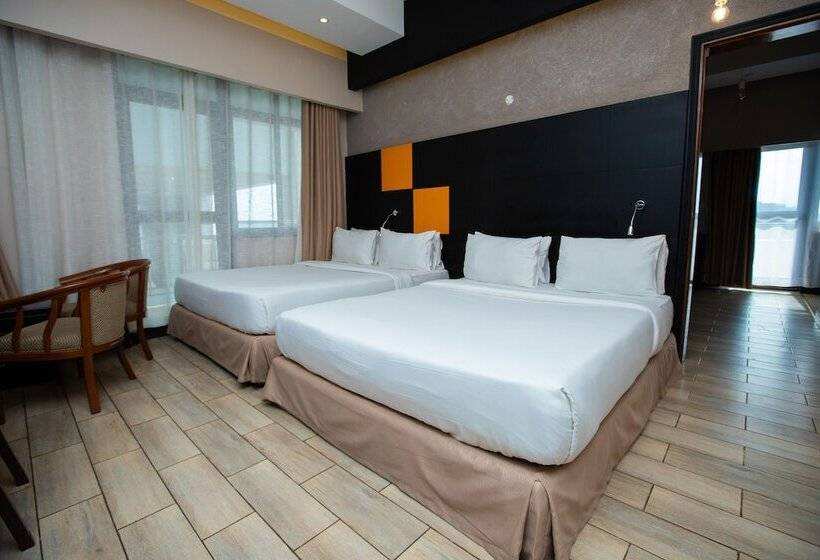 Отель Gold Crest