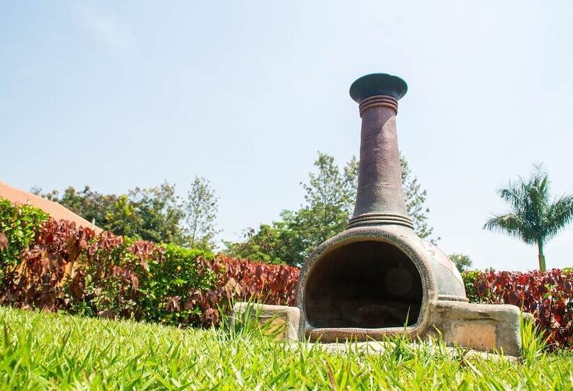 هتل Kabalega Resort Masindi