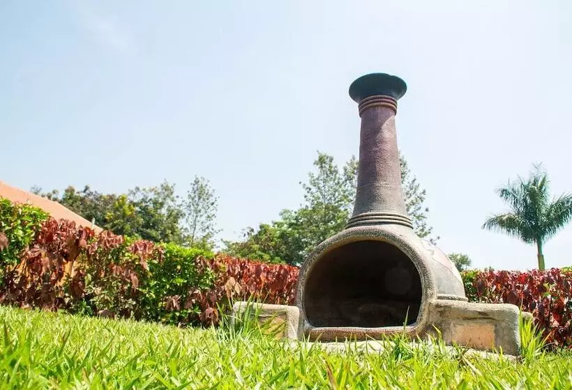 هتل Kabalega Resort   Masindi