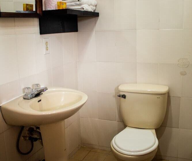 בית מלון כפרי San Carlos Beach Inn