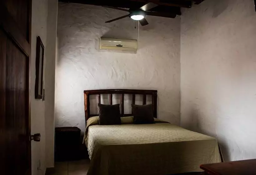 ホテル San Carlos Beach Inn