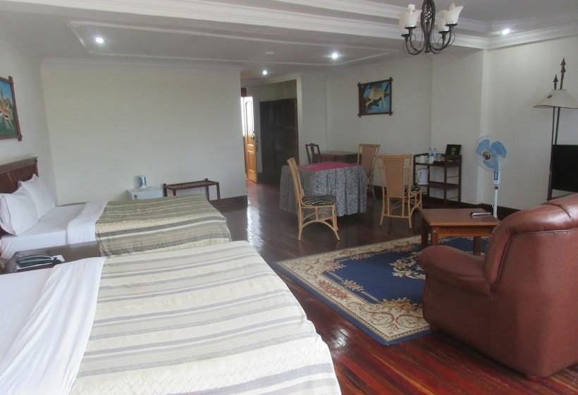 Отель Naura Springs