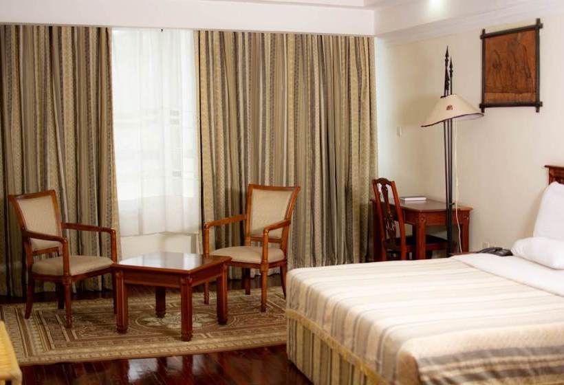 Отель Naura Springs