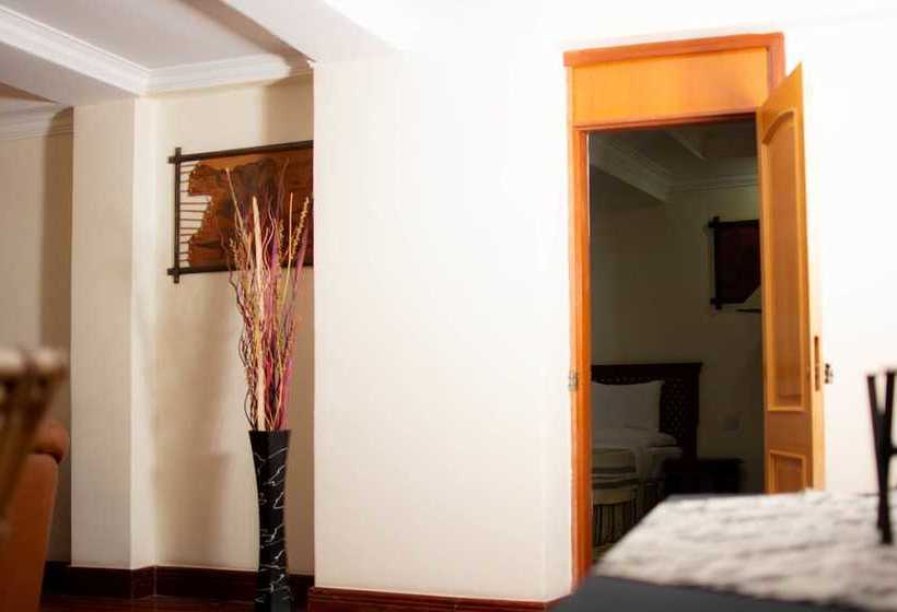 Отель Naura Springs