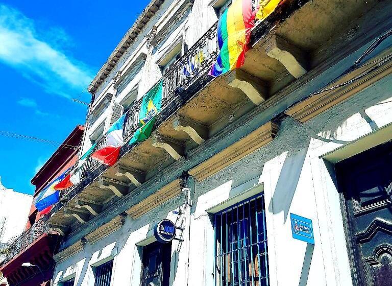 Montevideo Port Hostel