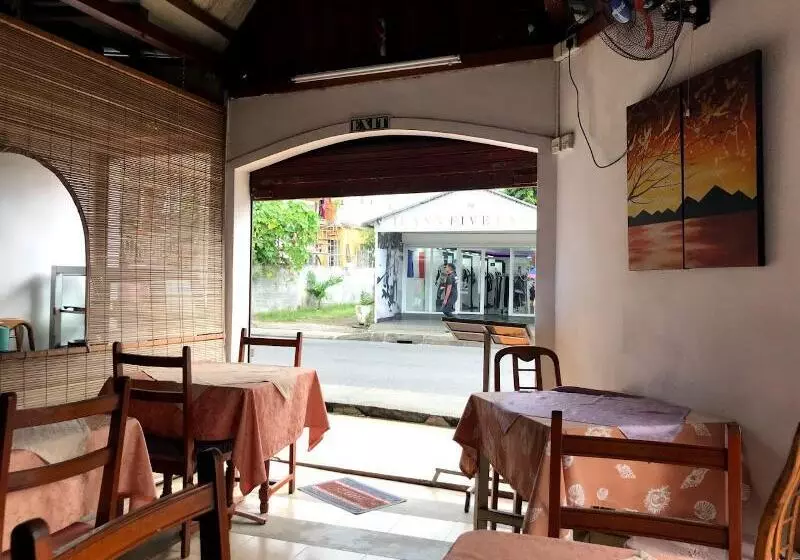 هتل Dookee House