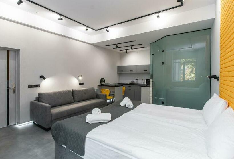 هاستل Stories Hub