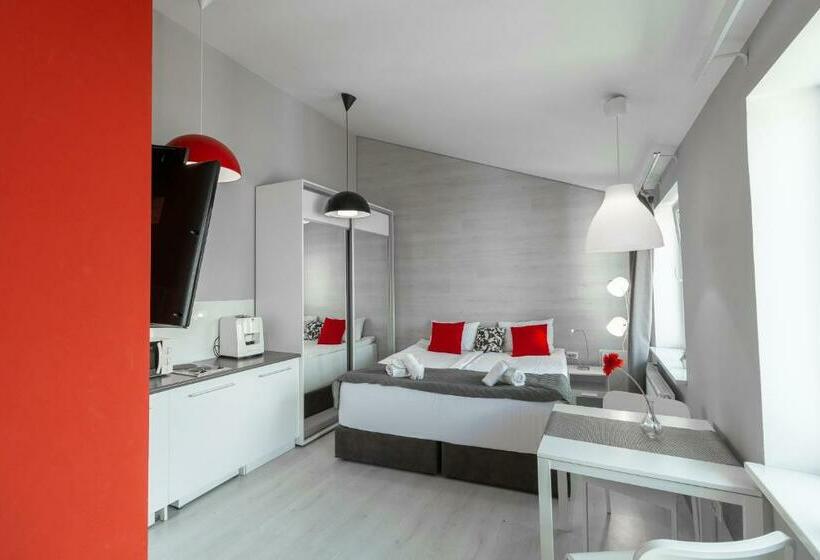 هاستل Stories Hub