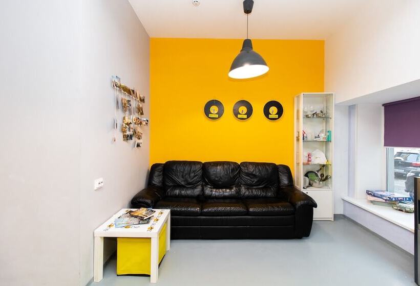 هاستل Stories Hub