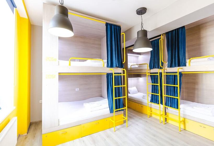 هاستل Stories Hub