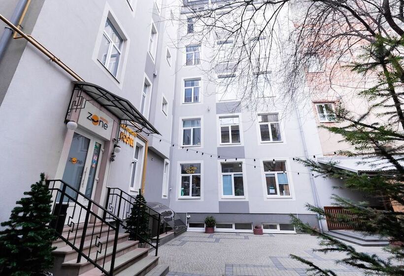 هاستل Stories Hub