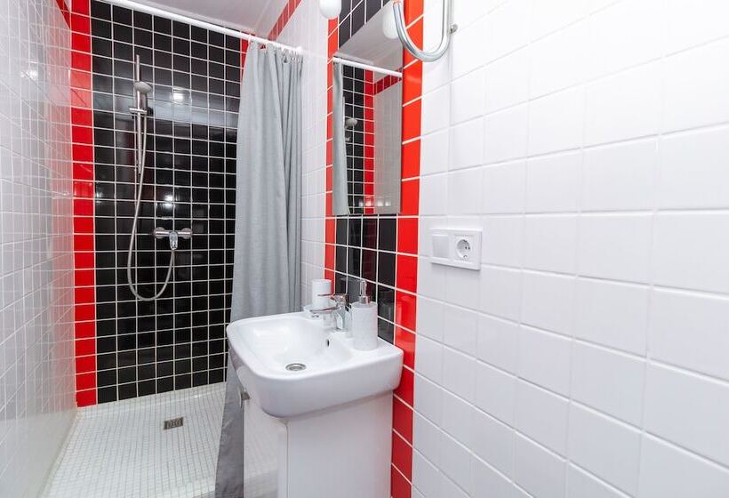 هاستل Stories Hub