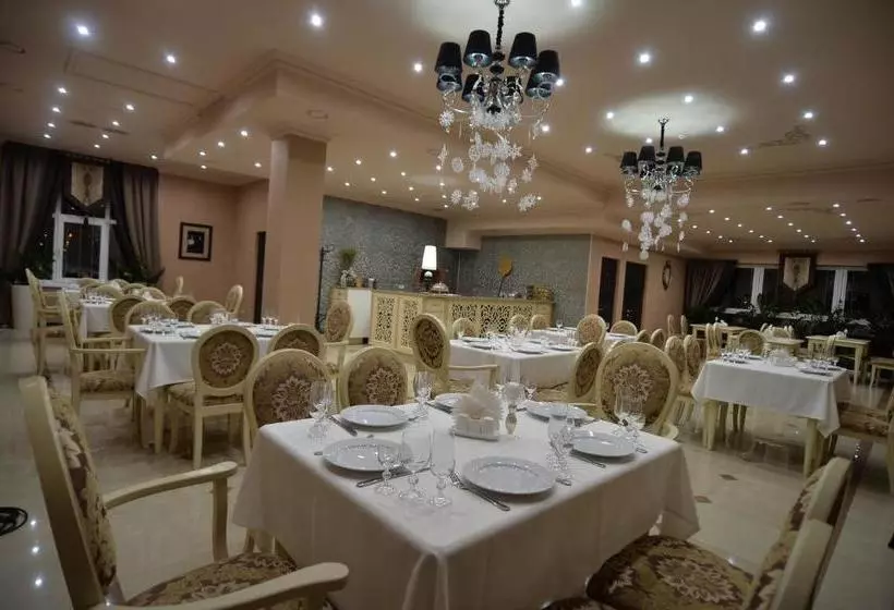 Hotelli Chernivtsi Arbat