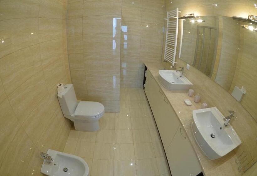 Otel Chernivtsi Arbat