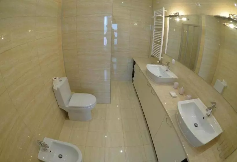 Hotelli Chernivtsi Arbat
