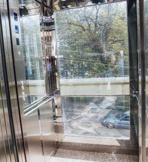 Otel Chernivtsi Arbat