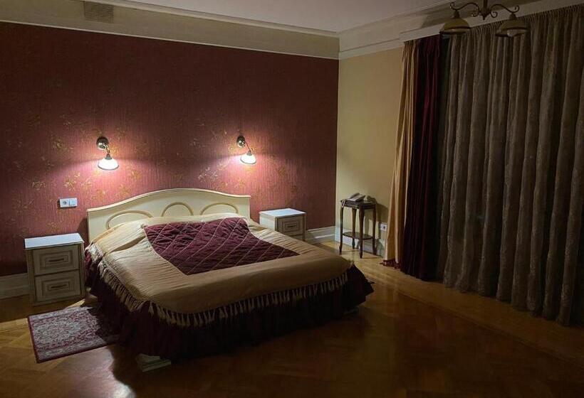 هتل Fontush Boutique