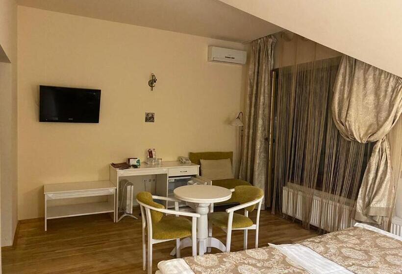 هتل Fontush Boutique