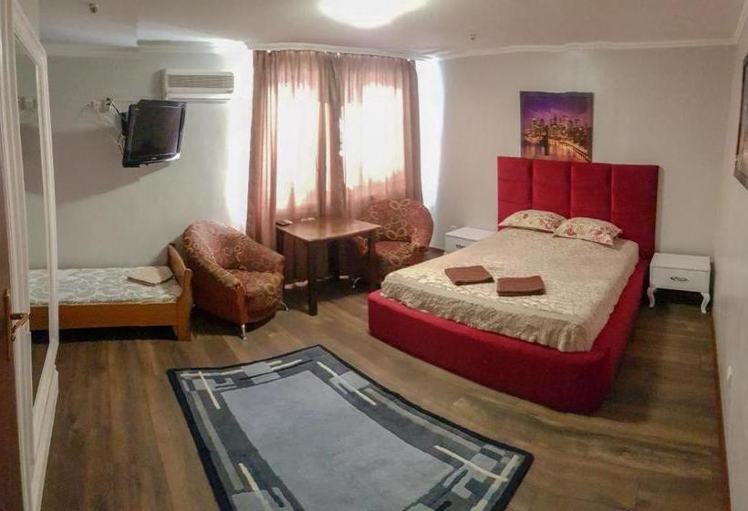 בית מלון כפרי Leoton Chernivtsi