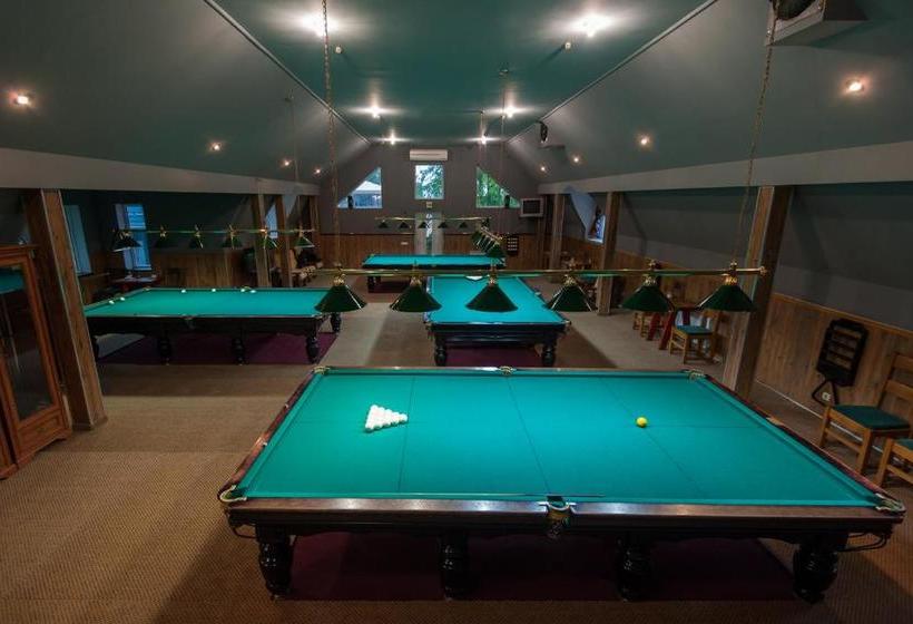 בית מלון כפרי Leoton Chernivtsi