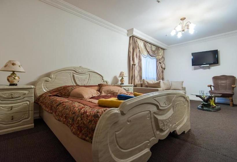 בית מלון כפרי Leoton Chernivtsi