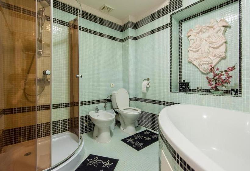 בית מלון כפרי Leoton Chernivtsi