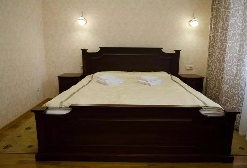 Hotel Naftusya