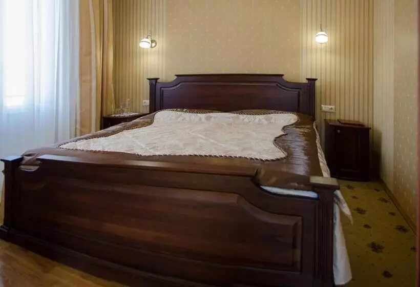 Hotel Naftusya
