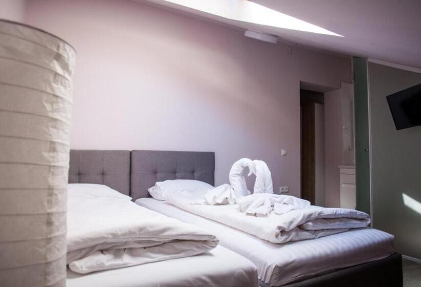 فندق Skilandhouse