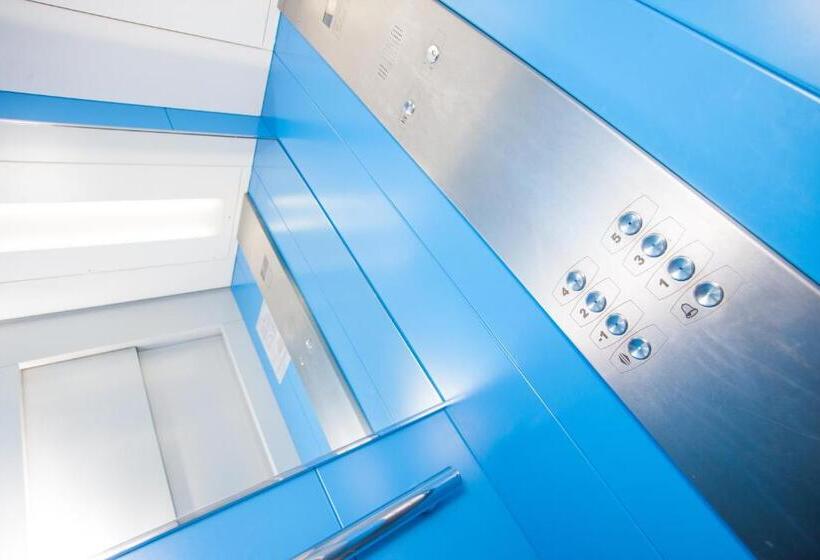 فندق Skilandhouse