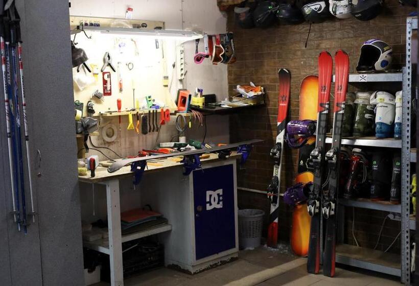 فندق Skilandhouse