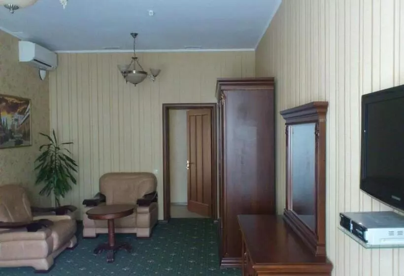 Hotel Status