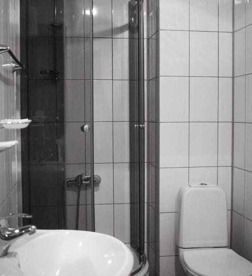 هتل Tourist Chernivtsi