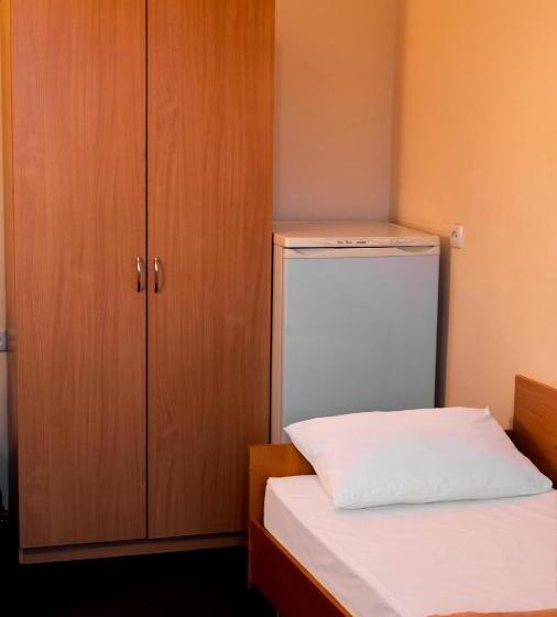 هتل Tourist Chernivtsi