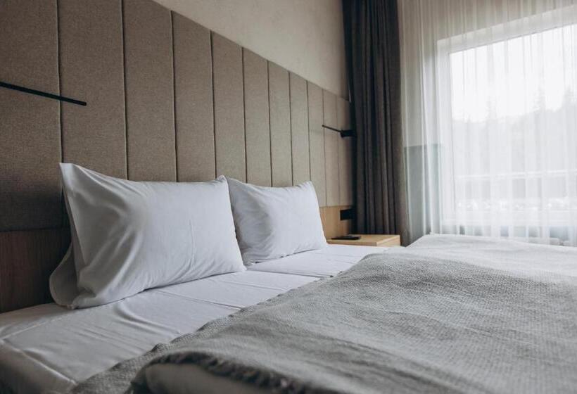 Hotel Vedmezhyi Dvir